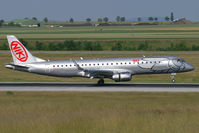 OE-IHA @ VIE - FlyNiki Embraer 190 - by Thomas Ramgraber-VAP