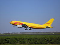OO-DLC @ EHAM - Schiphol, Polderrunway - by Henk Geerlings
