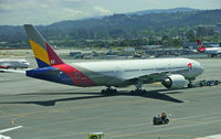 HL7755 @ KSFO - at the end of pushback. - by Philippe Bleus