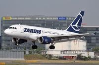 YR-ASC @ LOWW - Tarom - by Artur Bado?