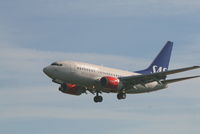 SE-DTH @ EBBR - arrival of flight SK589 to rwy 25L