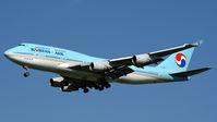 HL7607 @ LOWW - Korean Air landing at Vienna Airport on rw 34. - by Klaus Behrens