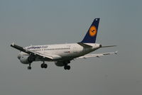 D-AKNG @ EBBR - flight LH1812 is descending to rwy 25L