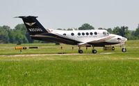 N200VU @ KCPS - Vanderbilt Super King Air taxiing to RWY 12R through the heat waves at KCPS. - by TorchBCT