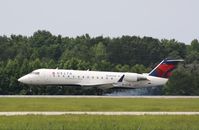 N589SW @ KSAV - CL-600-2B19 - by Mark Pasqualino