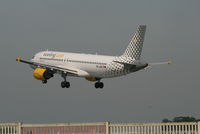EC-LAB @ EBBR - flight VY7060 is descending to rwy 25L