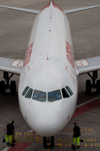 D-ALTB @ TXL - Airbus A320-214 - by Juergen Postl