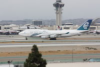 ZK-NBW @ LAX - ANZ2 - NZAA-KLAX - Landing RWY 25L - by Mel II