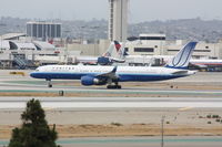N532UA @ LAX - UAL53 - KJFK-KLAX - Landing RWY 25L - by Mel II