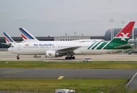 S7-ASY @ LFPG - taxi to the gate