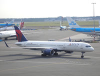 N722TW @ EHAM - Schiphol Airport arrival - by Henk Geerlings