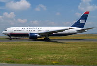 N246AY @ LFPG - taxi to the active