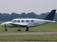 PH-MRE @ EHMZ - Piper Pa31-350 Navajo Chieftan PH-MRE Transal - by Alex Smit