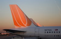 N471UA photo, click to enlarge