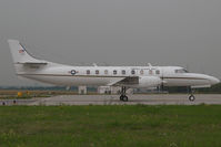 900528 @ VIE - United States Navy Metroliner