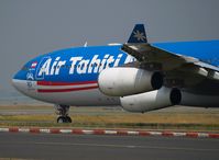 F-OJTN @ LFPG - taxi to the active - by Florian Seibert