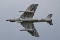 HB-RVS @ LOXZ - Swiss Hunter Team Hawker Hunter F58 - by Juergen Postl