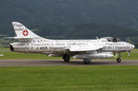 HB-RVS @ LOXZ - Swiss Hunter Team Hawker Hunter F58 - by Juergen Postl
