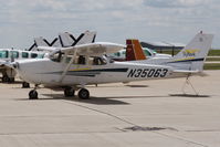 N35063 @ KATW - 2001 Cessna 172S