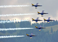 ES-YLX @ LOXZ - Airpower09