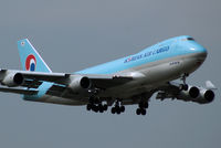 HL7438 @ VIE - Korean Air Cargo Boeing 747-4B5F
