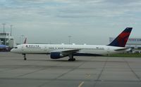 N625DL @ KDEN - Boeing 757-200