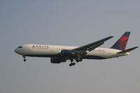 N153DL @ EBBR - arrival of flight DL124 to rwy 25L