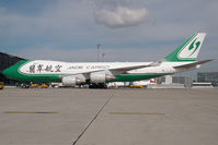 B-2422 @ VIE - Jade Cargo Boeing 747-400