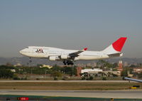JA8922 @ LAX - JAL Boeing 747-446, c/n: 27646 landing @ LAX 18.11.08 - by Steve Nation
