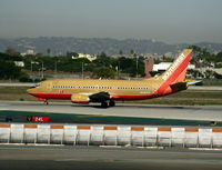 N323AS @ LAX - Southwest 2004 Boeing 737-3H4 in old colors - by Steve Nation