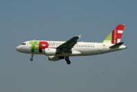 CS-TTS @ EBBR - flight TP604 is descending to rwy 25L