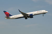 N712TW @ EBBR - Flight DL141 is taking off from rwy 07R