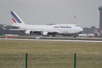 F-GITJ @ LFPG - on take-off at CDG - by juju777