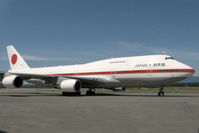 20-1102 @ YVR - another view of 20-1102 bringing Japanese Emperor to Vancouver.