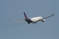OO-SFW @ EBBR - Flight SN245 is taking off from rwy 07R