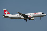 HB-IJQ @ VIE - Airbus A320-214