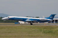 UR-DNQ @ VIE - Embraer 135/145