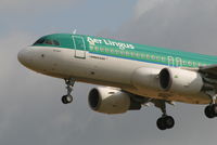EI-DVH @ EBBR - arrival of flight EI630 to rwy 25L