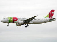 CS-TNG @ LEBL - Landing rwy 25R - by Shunn311