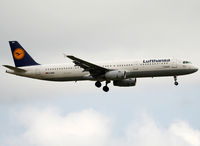D-AIRA @ LEBL - Landing rwy 25R - by Shunn311