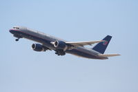 N538UA @ KLAX - United Airlines Boeing 757-222, N538UA departs KLAX RWY 25R - by Mark Kalfas