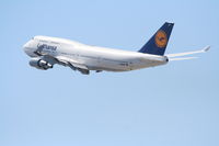 D-ABVF @ KLAX - Lufthansa Boeing 747-430, D-ABVF climbing out 25R KLAX - by Mark Kalfas