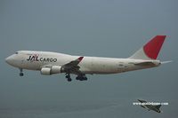 JA8906 @ VHHH - Japan Airlines Cargo