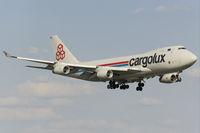 LX-MCV @ ELLX - short final RW24