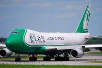 B-2423 @ LOWW - JADE Cargo Boeing 747-400ERF