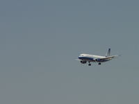 N480UA @ ONT - On final to 26R - by Helicopterfriend