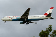 OE-LAW @ LOWW - Approaching on rwy 34