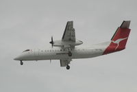 VH-TQL @ YSSY - descending to rwy 16L