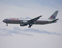 N379AA @ KSFO - Final rwy 28L over the bay. - by Philippe Bleus