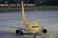 D-AHXC @ SZG - Boeing 737-7K5 - by Juergen Postl
